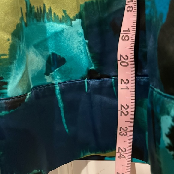 Colorful Satin Like Skirt. - Picture 6 of 9